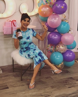 Courtney Khondabi feet photo thumbnail