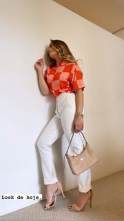 Carla Diaz feet photo thumbnail