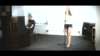 Lana Del Rey feet photo thumbnail