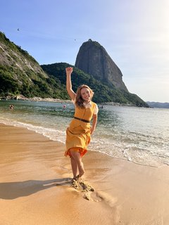 Larissa Manoela feet photo thumbnail