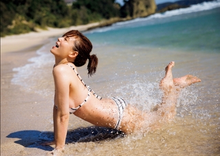 Ai Shinozaki feet photo thumbnail
