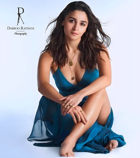 Alia Bhatt feet photo thumbnail