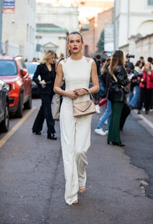 Josephine Skriver feet photo thumbnail