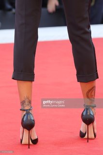 Melissa Satta feet photo thumbnail