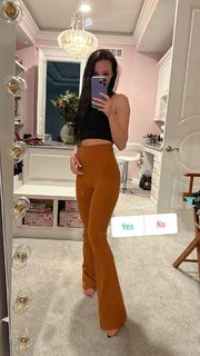 Brittney Smith feet photo thumbnail