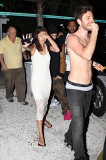 Selena Gomez feet photo thumbnail