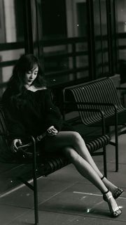 Mi Yang feet photo thumbnail