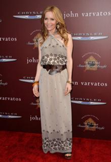 Leslie Mann feet photo thumbnail