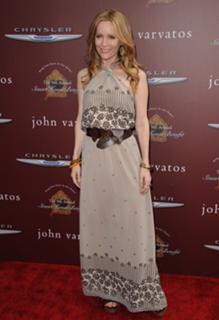 Leslie Mann feet photo thumbnail