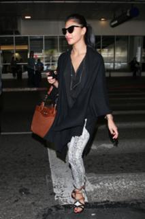 Nicole Scherzinger feet photo thumbnail