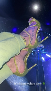 Melissa Satta feet photo thumbnail