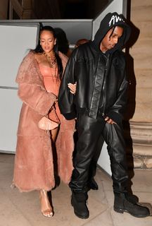 Rihanna feet photo thumbnail