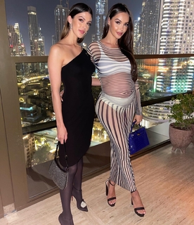 Nabilla Benattia feet photo thumbnail