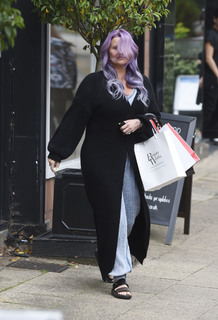 Kerry Katona feet photo thumbnail
