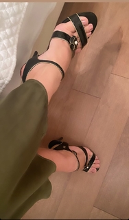 Franciely Freduzeski feet photo thumbnail