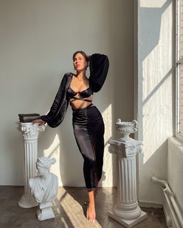 Kara Del Toro feet photo thumbnail