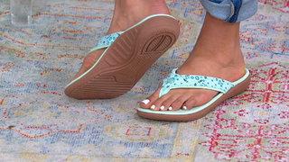 Courtney Khondabi feet photo thumbnail