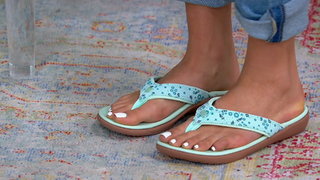 Courtney Khondabi feet photo thumbnail