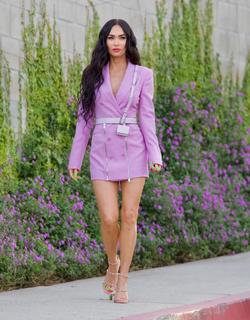 Megan Fox feet photo thumbnail