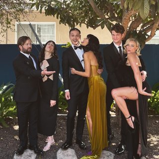 Emily Osment feet photo thumbnail