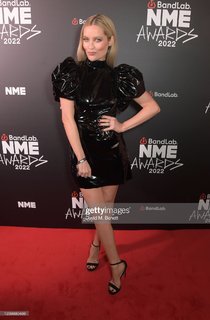 Laura Whitmore feet photo thumbnail