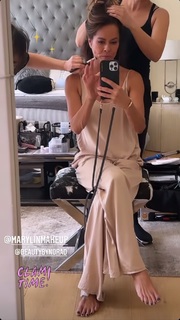 Brooke Burke feet photo thumbnail