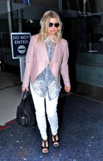 Fergie feet photo thumbnail