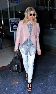 Fergie feet photo thumbnail