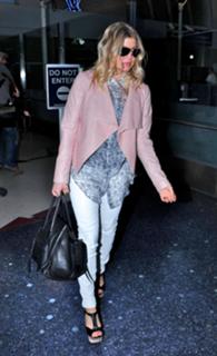 Fergie feet photo thumbnail
