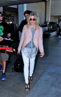 Fergie feet photo thumbnail