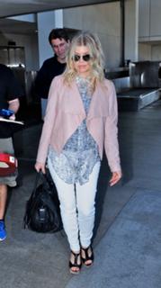 Fergie feet photo thumbnail