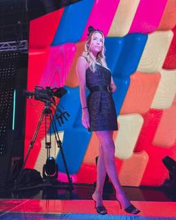 Nicole Neumann feet photo thumbnail
