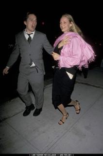 Uma Thurman feet photo thumbnail