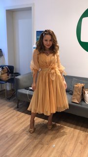 Larissa Manoela feet photo thumbnail