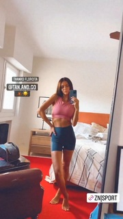 Zaira Nara feet photo thumbnail