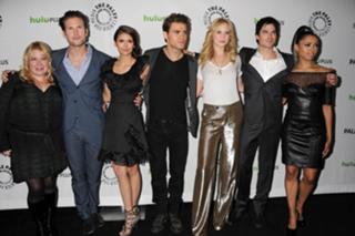 Nina Dobrev feet photo thumbnail