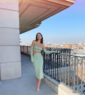 Lily James feet photo thumbnail