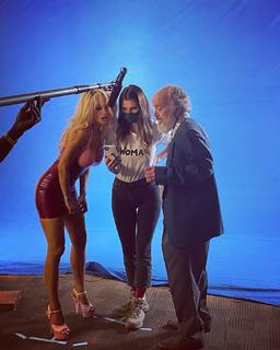 Lily James feet photo thumbnail