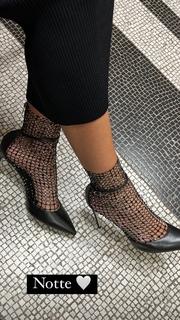 Caterina Balivo feet photo thumbnail