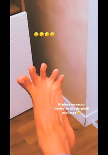 Giorgia Crivello feet photo thumbnail