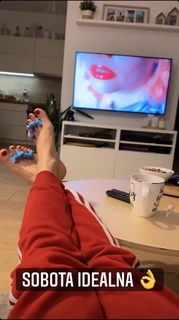 Karolina Kowalkiewicz feet photo thumbnail