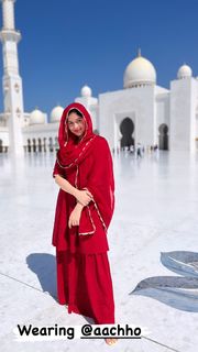 Jannat Zubair Rahmani feet photo thumbnail