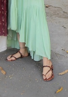 Kriti Sanon feet photo thumbnail