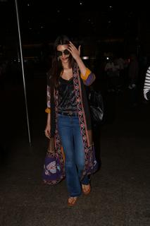 Kriti Sanon feet photo thumbnail
