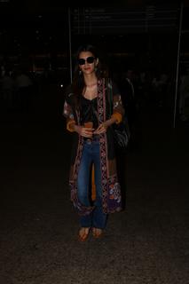 Kriti Sanon feet photo thumbnail