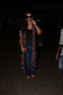 Kriti Sanon feet photo thumbnail