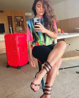 Juliana Paes feet photo thumbnail