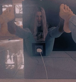 Dorota Rabczewska feet photo thumbnail