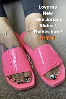 Deedee Rican feet photo thumbnail