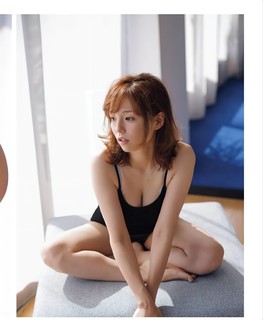 Ai Shinozaki feet photo thumbnail